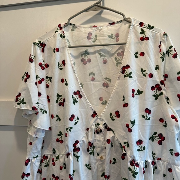 Chic Cherry Print Top - Picture 2 of 7